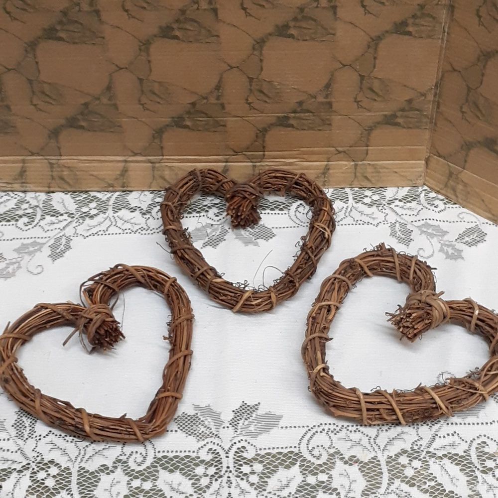 Bundle of‎ 3 vintage Wood twig hearts.